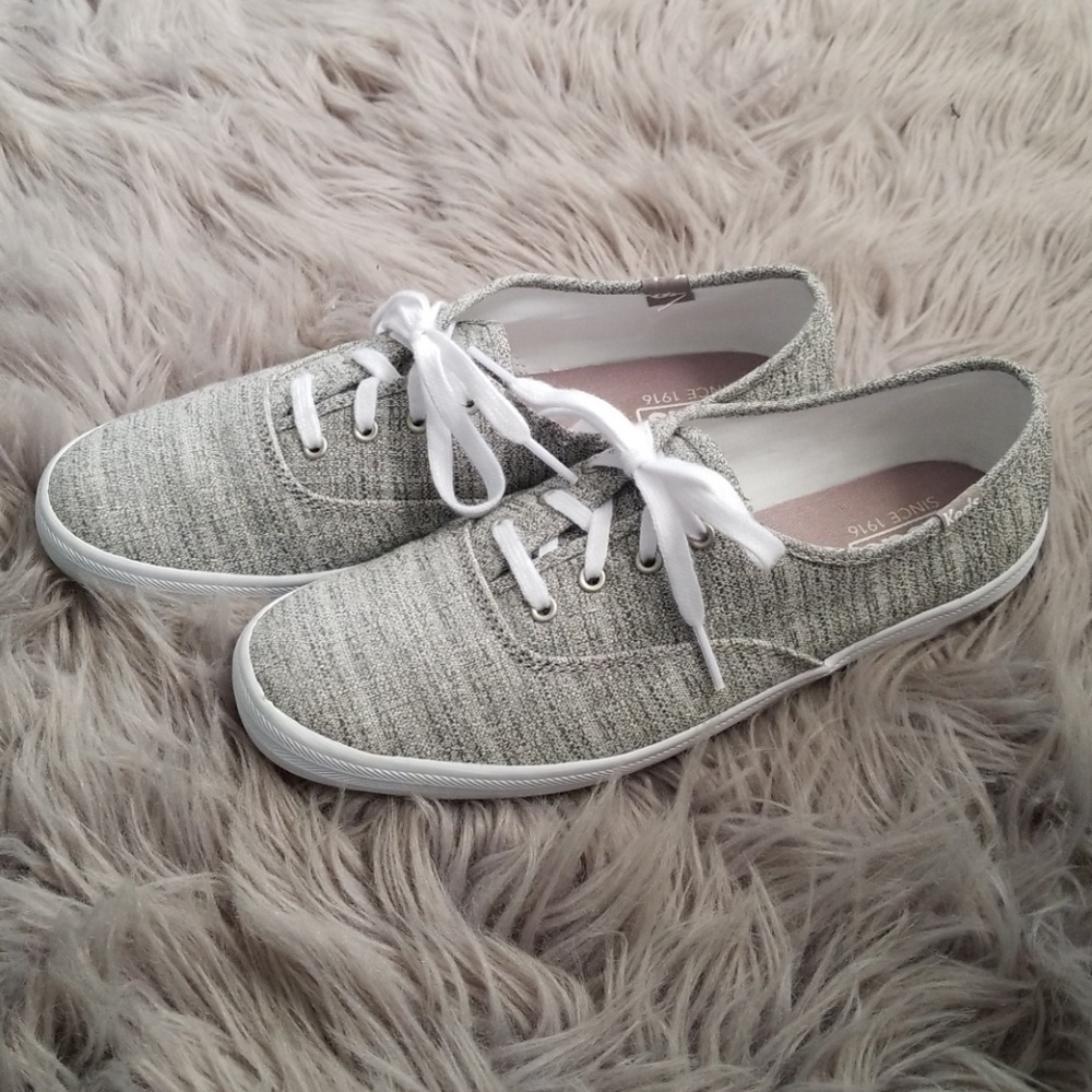 Keds canvas sneaker 7.5